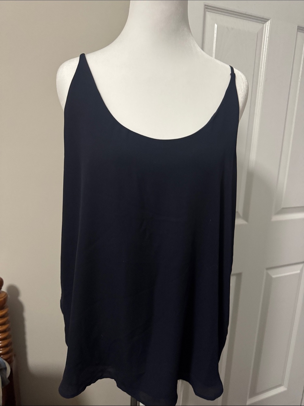 Women’s Navy Fully Lined Sleeveless Scoop Neck Tank Top